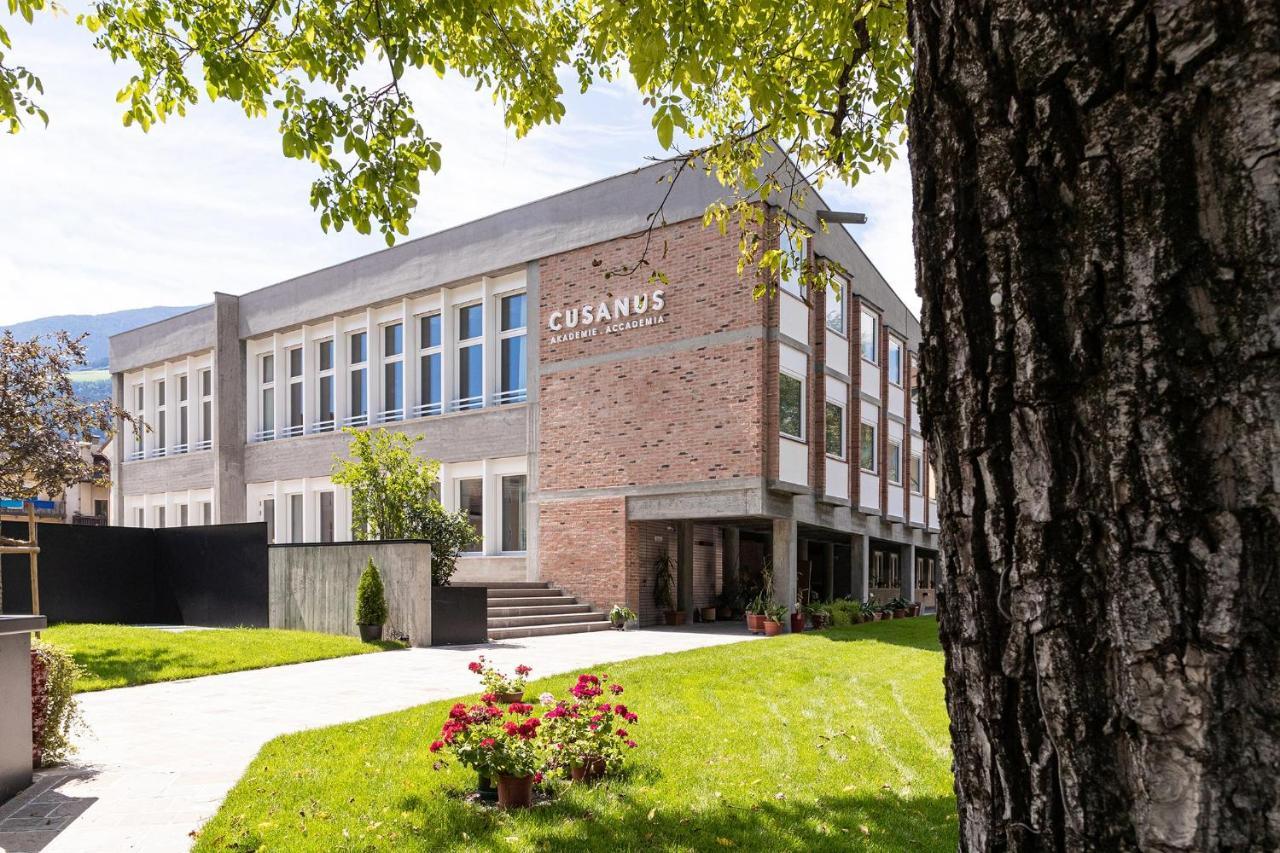 Cusanus Akademie - Accademia Cusanus Bressanone Eksteriør billede